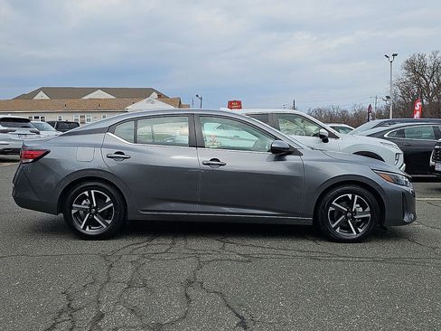 Used 2024 Nissan Sentra SV FWD image 7