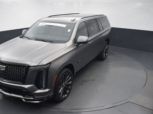 Certified 2026 Cadillac Escalade ESV V AWD/4WD image 42