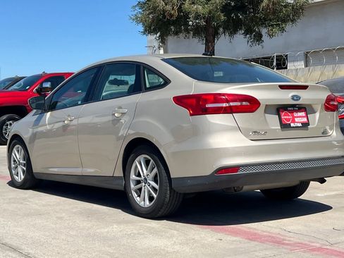 Used 2018 Ford Focus SE FWD image 7