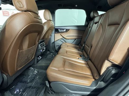 Used 2019 Audi Q7 3.0T Prestige w/ Prestige Package AWD/4WD image 32