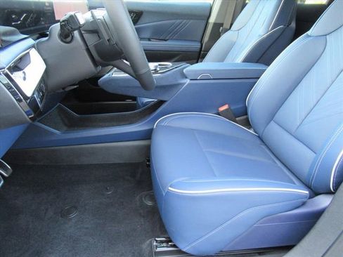 New 2026 Cadillac Optiq Luxury 2 image 16