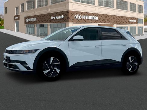 New 2025 Hyundai Ioniq 5 SE image 2