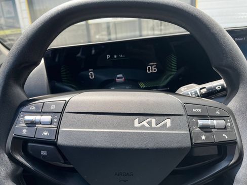 Used 2025 Kia K4 FWD image 44