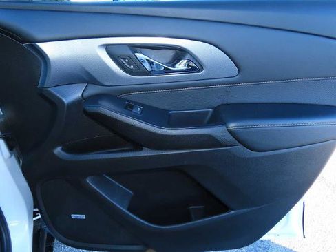 Used 2021 Chevrolet Traverse Premier image 21