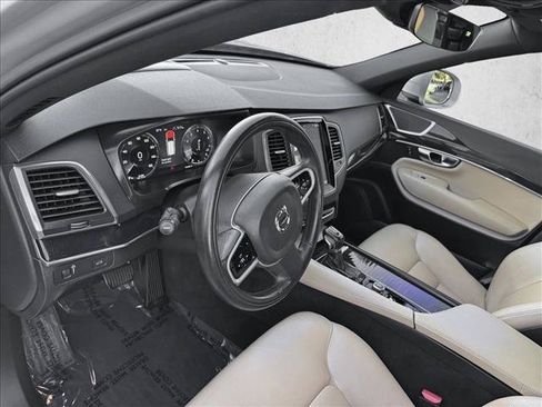 Used 2019 Volvo XC90 T6 Momentum w/ Advanced Package AWD/4WD image 10