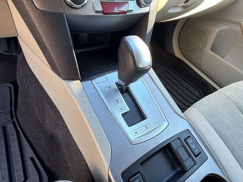 Used 2014 Subaru Outback 2.5i Premium image 24