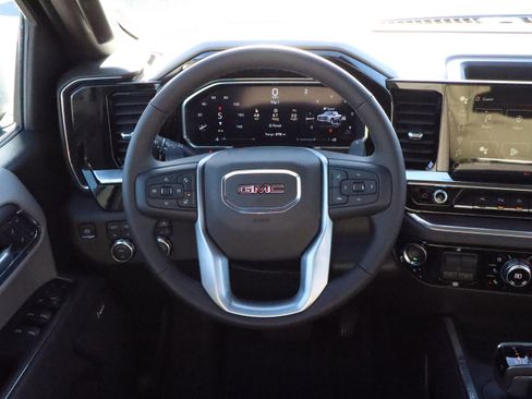 New 2026 GMC Sierra 1500 SLT image 9