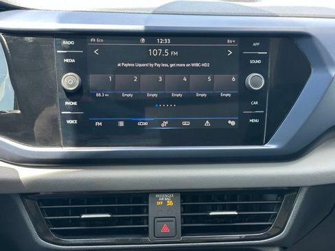 Used 2023 Volkswagen Taos SE w/ Panoramic Sunroof Package AWD/4WD image 21
