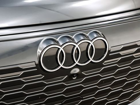 Used 2025 Audi Q6 e-tron Premium w/ Convenience Package image 14