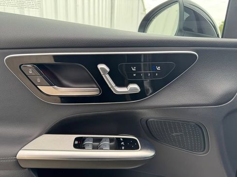 Certified 2025 Mercedes-Benz GLC 300 image 33
