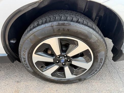 Used 2018 Subaru Forester 2.5i Premium w/ All-Weather Package image 13