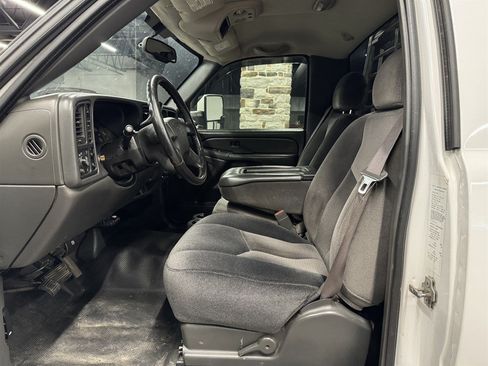 Used 2007 GMC Sierra 3500 SLE w/ Heavy-Duty Power Package AWD/4WD image 23