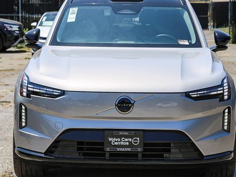 New 2025 Volvo EX90 Ultra image 2
