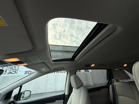Certified 2025 Honda Odyssey EX-L image 18