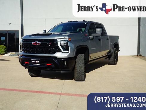 Used 2025 Chevrolet Silverado 2500 ZR2 w/ Technology Package AWD/4WD image 1