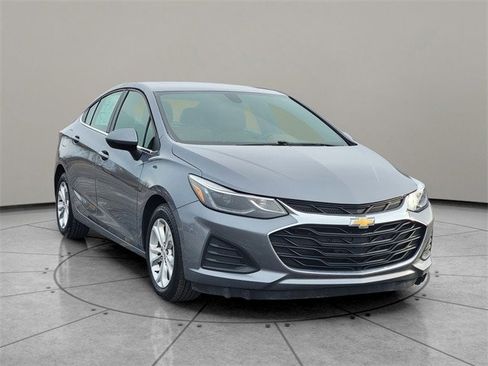 Used 2019 Chevrolet Cruze Diesel w/ Sun And Sound Package image 14