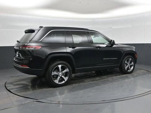 New 2026 Jeep Grand Cherokee Limited RWD image 3