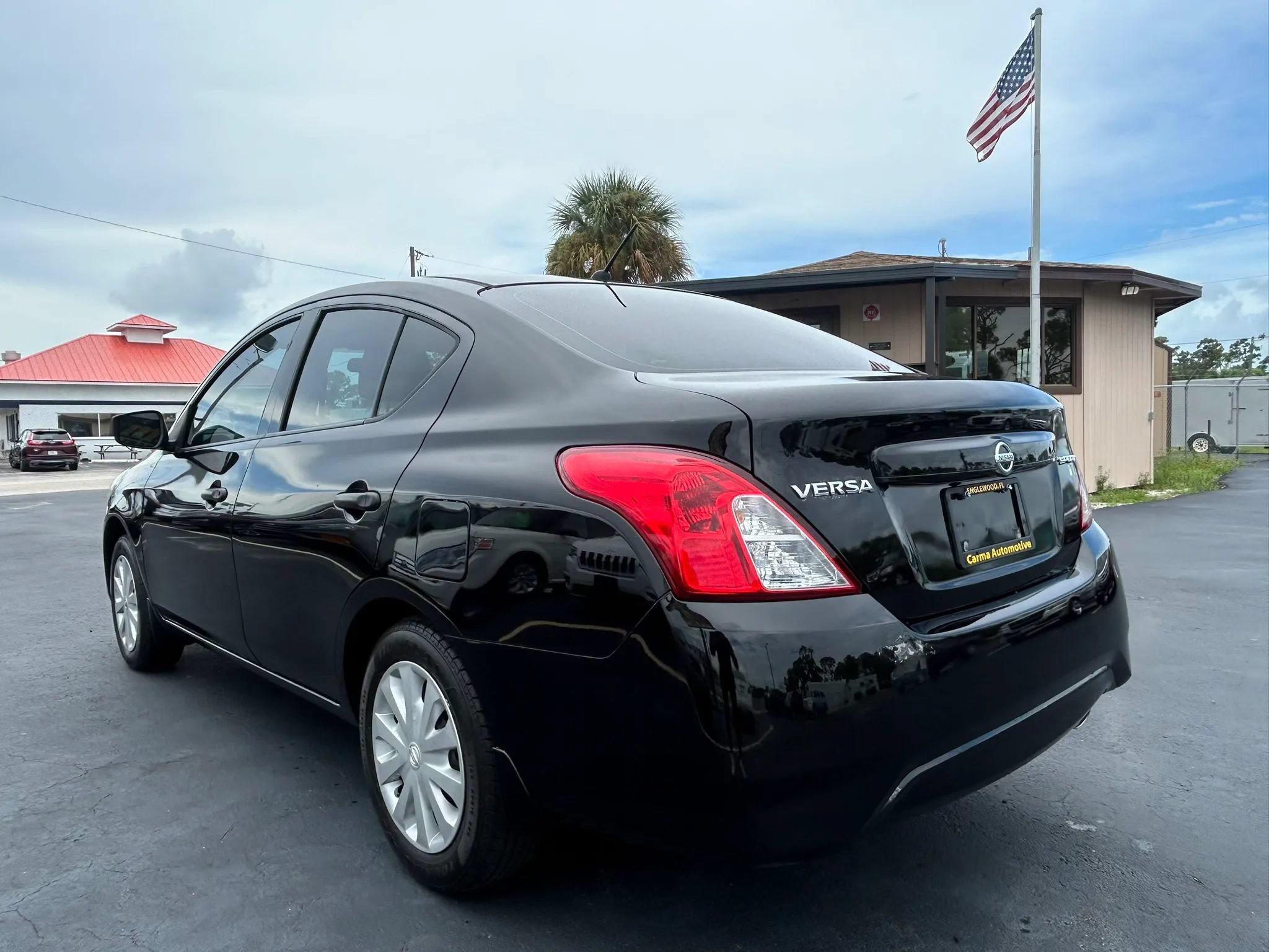 Used 2018 Nissan Versa S FWD image 8