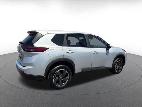 Used 2025 Nissan Rogue SV AWD/4WD image 14