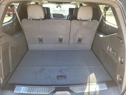 New 2026 Chevrolet Suburban High Country image 8