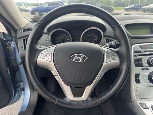Used 2010 Hyundai Genesis 3.8 RWD image 16