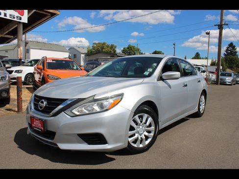 Used 2016 Nissan Altima 2.5 S w/ Power Driver Seat Package FWD image 1