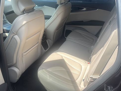 Used 2019 Lincoln Nautilus Reserve AWD/4WD image 6