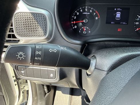 Used 2020 Kia Soul LX image 27