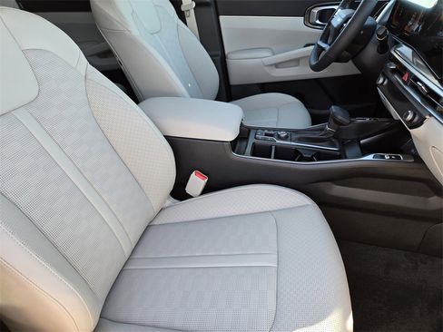 New 2026 Kia Sorento S image 10