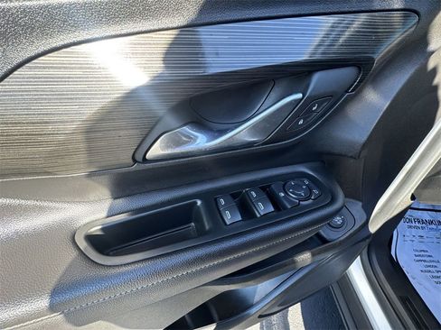 Used 2022 GMC Terrain SLE w/ Driver Convenience Package image 13