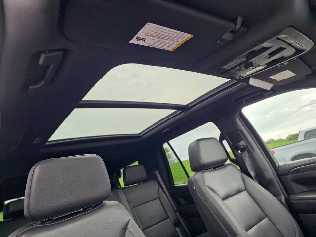 Used 2024 Chevrolet Tahoe Z71 w/ Luxury Package AWD/4WD image 18