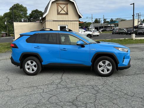 Used 2019 Toyota RAV4 XLE w/ Convenience Package AWD/4WD image 9