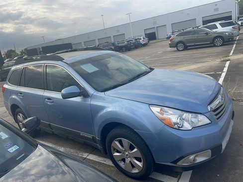 Used 2012 Subaru Outback 3.6R Limited image 2