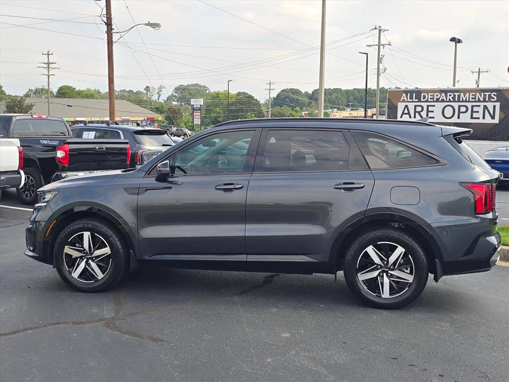Certified 2023 Kia Sorento S FWD image 6