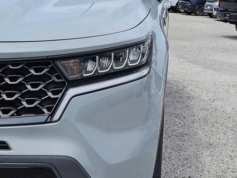 Used 2023 Kia Sorento S image 12