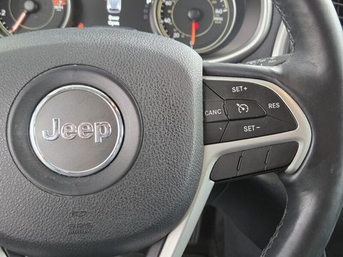 Used 2016 Jeep Cherokee Limited w/ Luxury Group AWD/4WD image 26