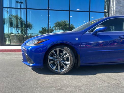 Used 2019 Lexus ES 350 F Sport w/ Accessory Package 2 FWD image 4