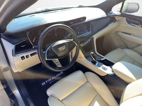 Used 2017 Cadillac XT5 Premium Luxury FWD image 11