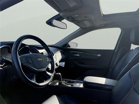 Used 2019 Chevrolet Impala Premier w/ Premier Confidence Package image 9