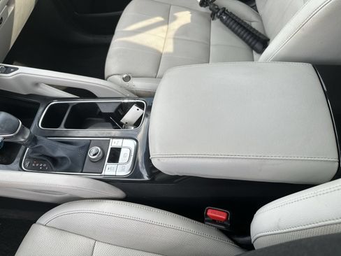Used 2023 Kia Telluride EX w/ EX Captain's Chair Package FWD image 20