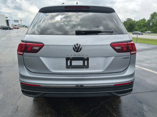 Used 2024 Volkswagen Tiguan SE AWD/4WD image 6