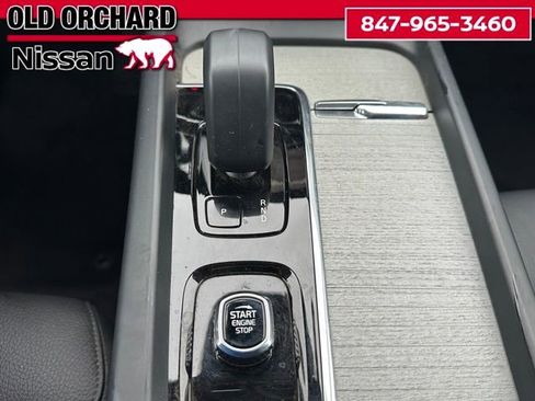 Used 2025 Volvo XC60 B5 Plus image 20