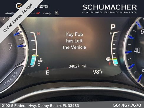 Used 2023 Chrysler Pacifica Touring-L FWD image 25