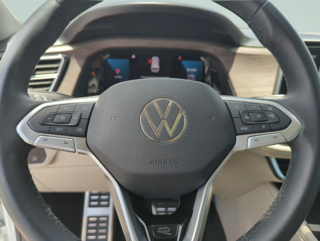 Certified 2026 Volkswagen Atlas SEL Premium R-Line AWD/4WD image 47