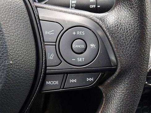 Certified 2021 Toyota RAV4 LE image 21