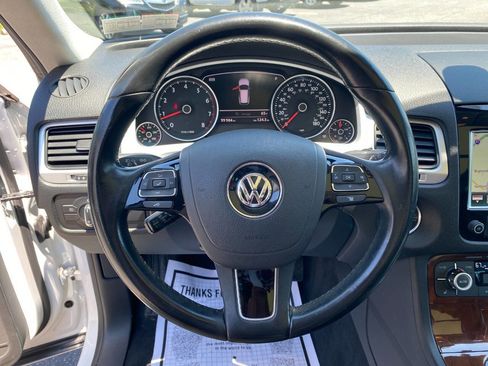 Used 2014 Volkswagen Touareg VR6 AWD/4WD image 13