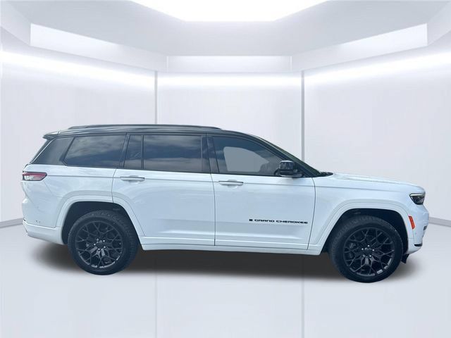 Used 2023 Jeep Grand Cherokee L Summit AWD/4WD image 12