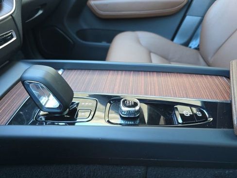 Certified 2023 Volvo XC60 B5 Plus w/ Climate Package image 36