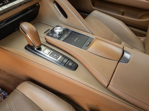 Used 2018 Lexus LC 500h image 10