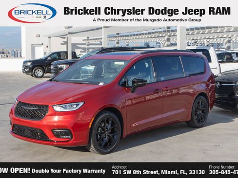 New 2026 Chrysler Pacifica Limited w/ S Appearance Package image 1